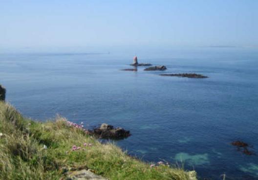 Iroise Vacances / Bretagne Locations Vacances – Retrouvez toutes nos offres de locations de vacances en pointe Bretagne, Finistère au bord de mer ou avec piscine. Profitez de nos locations saisonnières au Conquet, Brest etc et d’un accès privilégié vers les îles d’Ouessant, de Molène et de Sein.