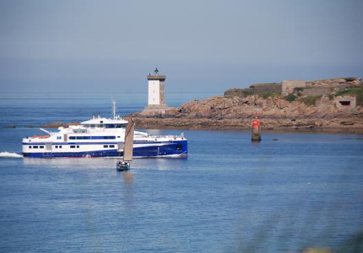 Bateau pour la découverte des îles de Ouessant et Molène