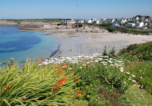 Iroise Vacances / Bretagne Locations Vacances – Retrouvez toutes nos offres de locations de vacances en pointe Bretagne, Finistère au bord de mer ou avec piscine. Profitez de nos locations saisonnières au Conquet, Brest etc et d’un accès privilégié vers les îles d’Ouessant, de Molène et de Sein.