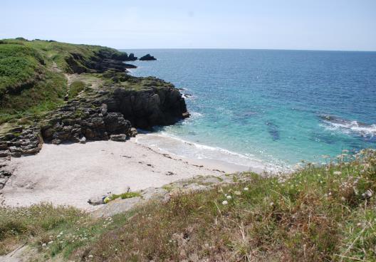 Iroise Vacances / Bretagne Locations Vacances – Retrouvez toutes nos offres de locations de vacances en pointe Bretagne, Finistère au bord de mer ou avec piscine. Profitez de nos locations saisonnières au Conquet, Brest etc et d’un accès privilégié vers les îles d’Ouessant, de Molène et de Sein.