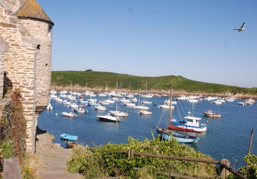 Iroise Vacances / Bretagne Locations Vacances – Retrouvez toutes nos offres de locations de vacances en pointe Bretagne, Finistère au bord de mer ou avec piscine. Profitez de nos locations saisonnières au Conquet, Brest etc et d’un accès privilégié vers les îles d’Ouessant, de Molène et de Sein.