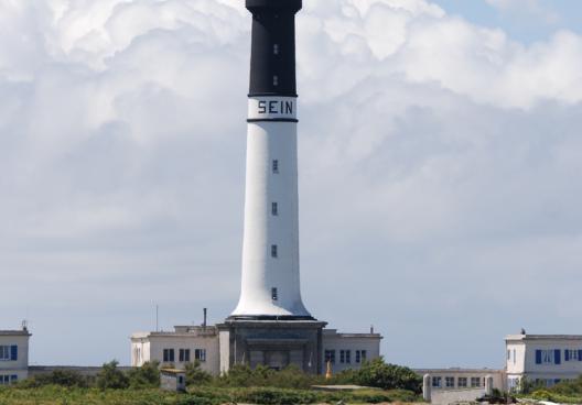 Iroise Vacances / Bretagne Locations Vacances – Retrouvez toutes nos offres de locations de vacances en pointe Bretagne, Finistère au bord de mer ou avec piscine. Profitez de nos locations saisonnières au Conquet, Brest etc et d’un accès privilégié vers les îles d’Ouessant, de Molène et de Sein.