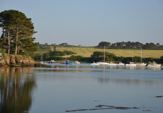 Iroise Vacances / Bretagne Locations Vacances – Retrouvez toutes nos offres de locations de vacances en pointe Bretagne, Finistère au bord de mer ou avec piscine. Profitez de nos locations saisonnières au Conquet, Brest etc et d’un accès privilégié vers les îles d’Ouessant, de Molène et de Sein.