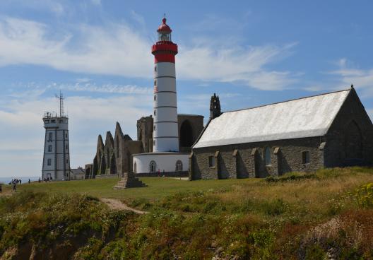 Iroise Vacances / Bretagne Locations Vacances – Retrouvez toutes nos offres de locations de vacances en pointe Bretagne, Finistère au bord de mer ou avec piscine. Profitez de nos locations saisonnières au Conquet, Brest etc et d’un accès privilégié vers les îles d’Ouessant, de Molène et de Sein.