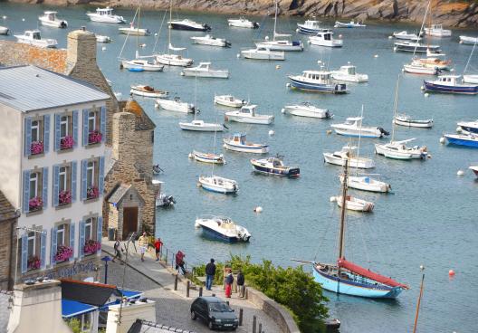 Iroise Vacances / Bretagne Locations Vacances – Retrouvez toutes nos offres de locations de vacances en pointe Bretagne, Finistère au bord de mer ou avec piscine. Profitez de nos locations saisonnières au Conquet, Brest etc et d’un accès privilégié vers les îles d’Ouessant, de Molène et de Sein.