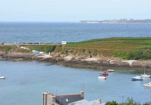 Iroise Vacances / Bretagne Locations Vacances – Retrouvez toutes nos offres de locations de vacances en pointe Bretagne, Finistère au bord de mer ou avec piscine. Profitez de nos locations saisonnières au Conquet, Brest etc et d’un accès privilégié vers les îles d’Ouessant, de Molène et de Sein.