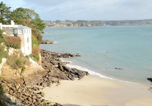 Maison construite sur la corniche