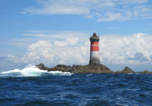 Iroise Vacances / Bretagne Locations Vacances – Retrouvez toutes nos offres de locations de vacances en pointe Bretagne, Finistère au bord de mer ou avec piscine. Profitez de nos locations saisonnières au Conquet, Brest etc et d’un accès privilégié vers les îles d’Ouessant, de Molène et de Sein.