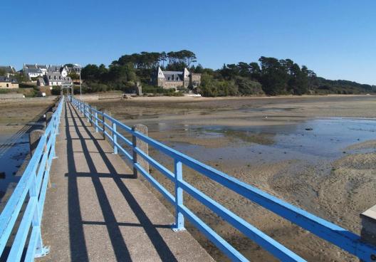 Iroise Vacances / Bretagne Locations Vacances – Retrouvez toutes nos offres de locations de vacances en pointe Bretagne, Finistère au bord de mer ou avec piscine. Profitez de nos locations saisonnières au Conquet, Brest etc et d’un accès privilégié vers les îles d’Ouessant, de Molène et de Sein.