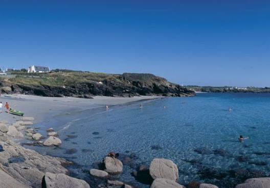 Iroise Vacances / Bretagne Locations Vacances – Retrouvez toutes nos offres de locations de vacances en pointe Bretagne, Finistère au bord de mer ou avec piscine. Profitez de nos locations saisonnières au Conquet, Brest etc et d’un accès privilégié vers les îles d’Ouessant, de Molène et de Sein.