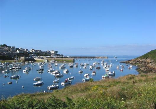 Iroise Vacances / Bretagne Locations Vacances – Retrouvez toutes nos offres de locations de vacances en pointe Bretagne, Finistère au bord de mer ou avec piscine. Profitez de nos locations saisonnières au Conquet, Brest etc et d’un accès privilégié vers les îles d’Ouessant, de Molène et de Sein.