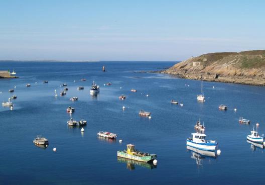 Iroise Vacances / Bretagne Locations Vacances – Retrouvez toutes nos offres de locations de vacances en pointe Bretagne, Finistère au bord de mer ou avec piscine. Profitez de nos locations saisonnières au Conquet, Brest, etc et d’un accès privilégié vers les îles d’Ouessant, de Molène et de Sein.